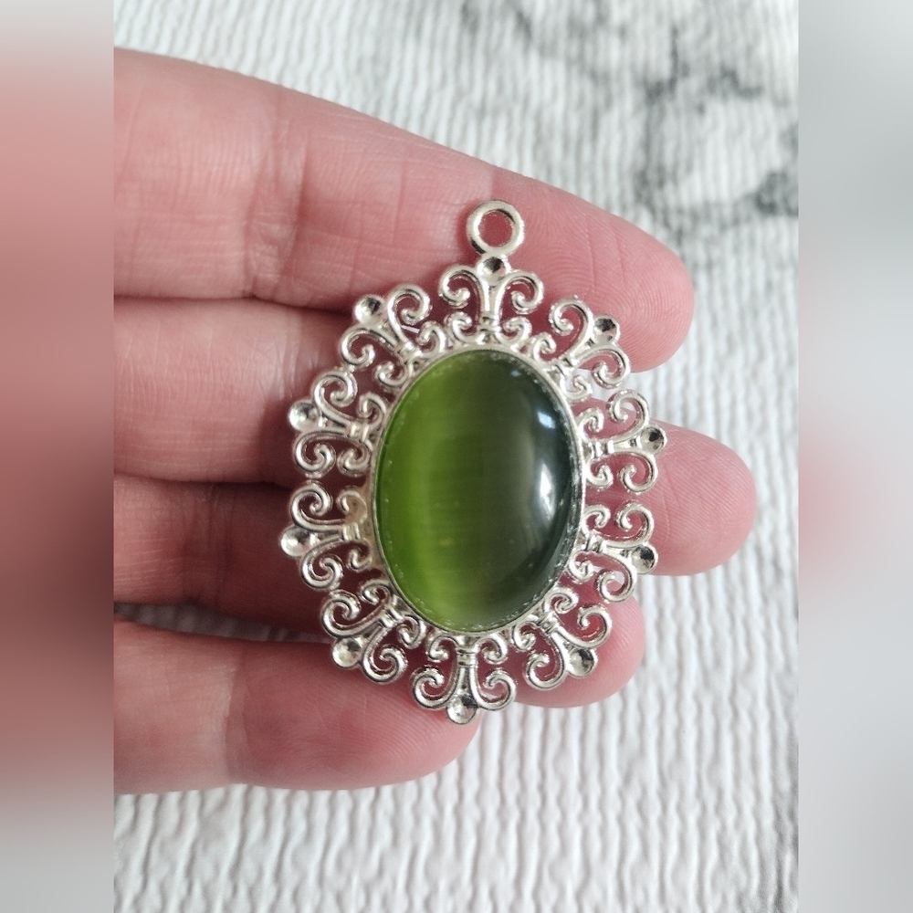 Green Cats Eye Pendant